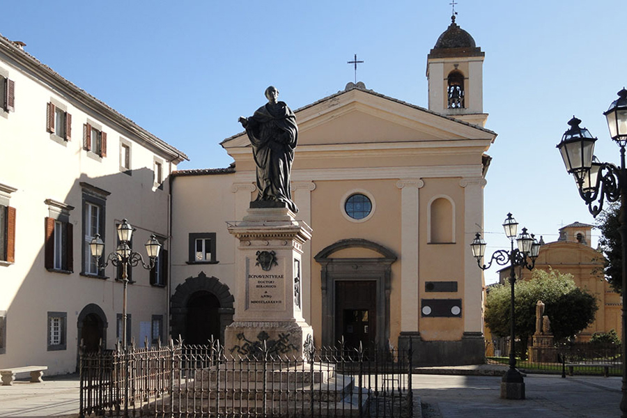 artinvistaguideviterbo.com Bagnoregio, Piazza S. Agostino. Maddalena Marton Guida Turistica.